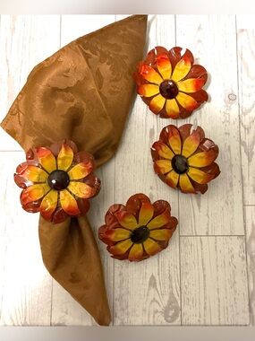 Set of 4 Autumn Flower Napkin Rings and Napkins Set